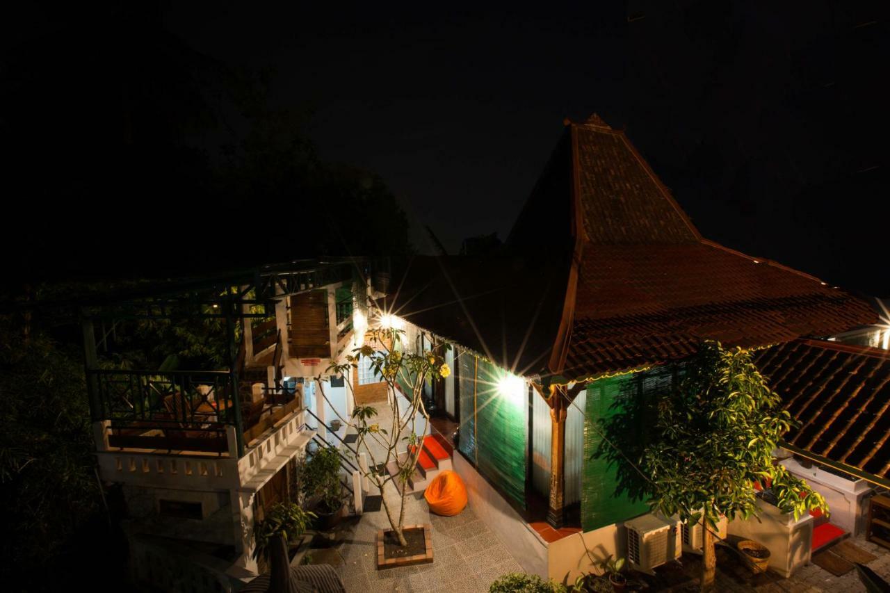 Joglo Yudhistira Villa Sleman  Exterior photo
