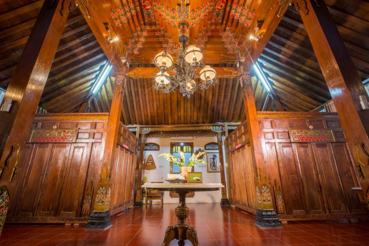 Joglo Yudhistira Villa Sleman  Exterior photo