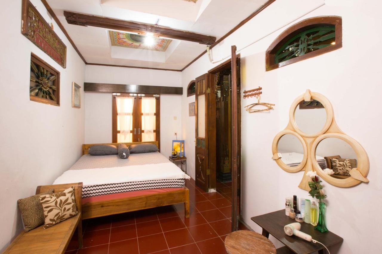 Joglo Yudhistira Villa Sleman  Exterior photo