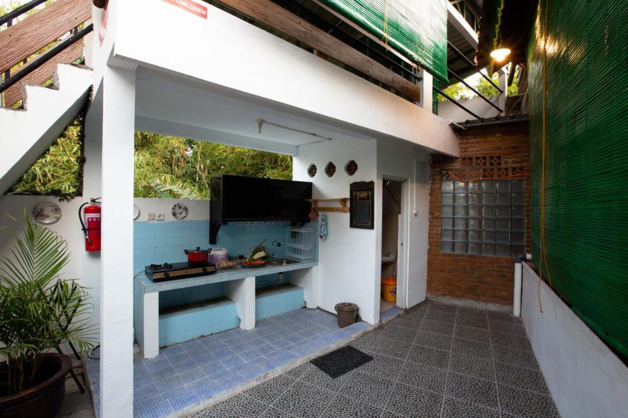 Joglo Yudhistira Villa Sleman  Exterior photo